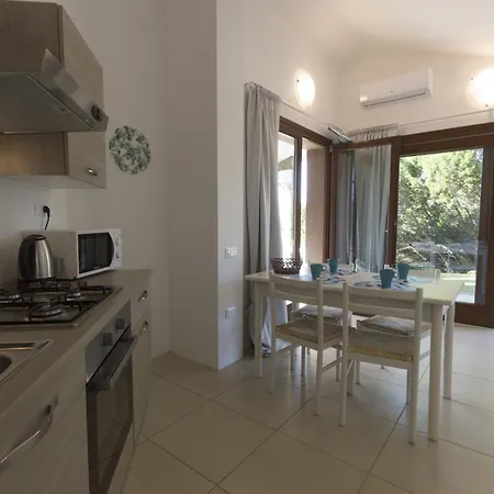 Chia, Scorci Di Mare Tatil Evi Chia