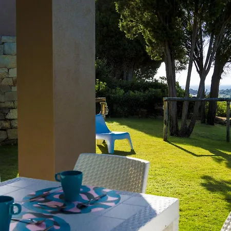 Chia, Scorci Di Mare Tatil Evi *