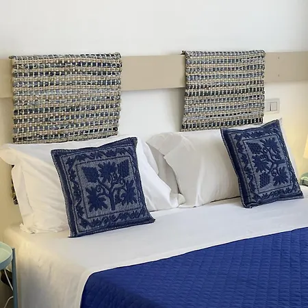 Holiday home Chia, Scorci Di Mare *