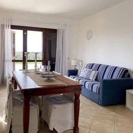 Chia, Scorci Di Mare Tatil Evi *
